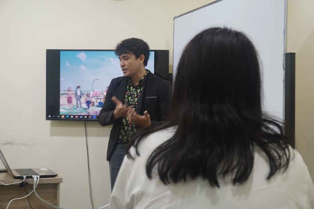 perbedaan sekolah internasional dan sekolah nasional