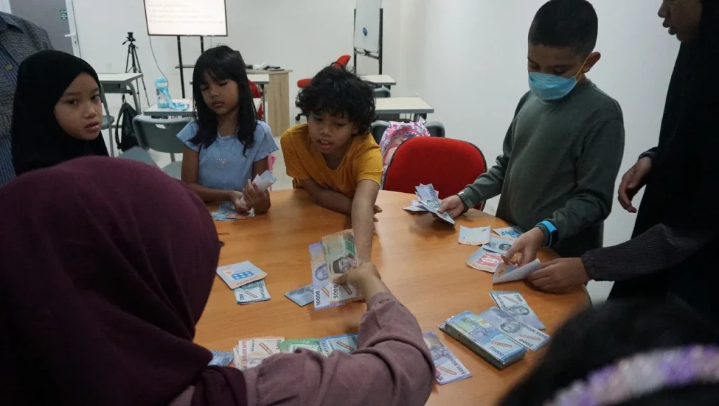 Digital Transformation Post Pandemic: How Hybrid Learning and EdTech Shape Student Outcomes in Indonesia